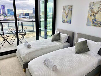 JC Waterfront Apartments Collins Wharf - Accommodation Broadbeach 5