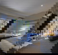 Beach House Bed  Breakfast - Accommodation Broadbeach