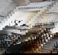 Plough Hotel - Accommodation Broadbeach