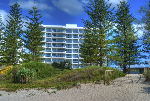 Solnamara Beachfront Apartments - Accommodation Broadbeach 3