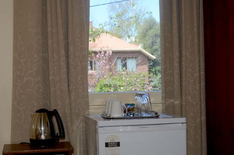 Edinburgh Gallery Bed & Breakfast - Accommodation Broadbeach 5