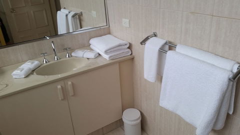 Beaconlea Tower Apartments - Accommodation Broadbeach 5
