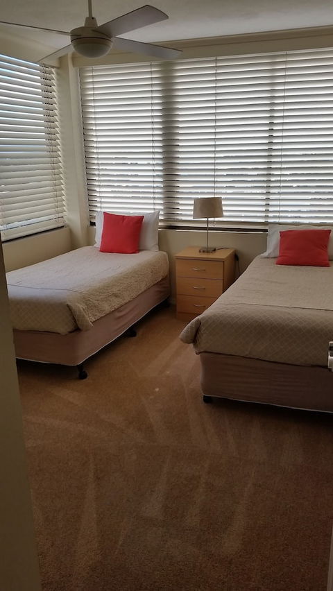 Beaconlea Tower Apartments - Accommodation Broadbeach 4