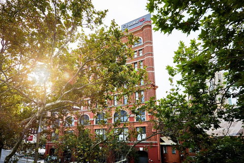 Wake Up! Sydney - Accommodation Broadbeach 2