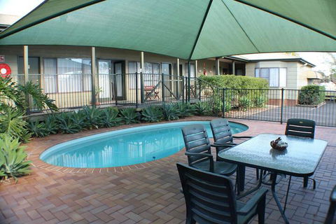 Lake Forbes Motel - Accommodation Broadbeach 3