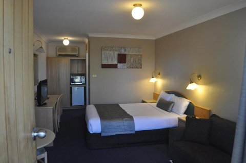 In Town Motor Inn - Accommodation Broadbeach 6