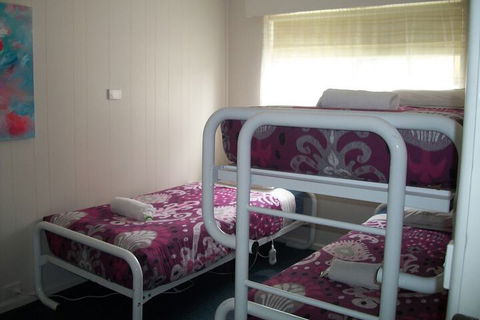 Top Of The Lake Units - Accommodation Broadbeach 7