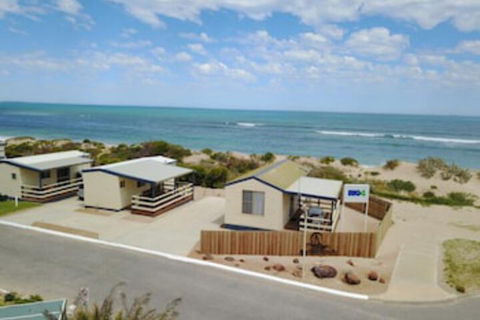 Sunset Beach Holiday Park - Accommodation Broadbeach 0