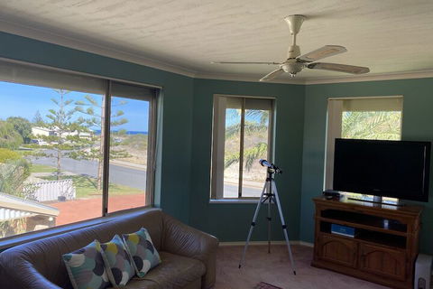 Whispering Palms - Accommodation Broadbeach 3