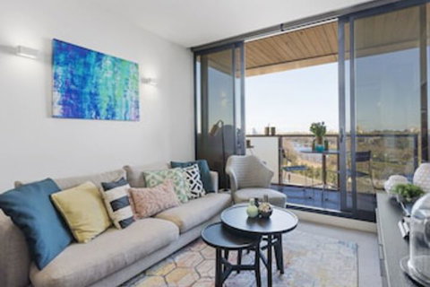 LAURENT Views Of MCG & Yarra River + Fed Square - Accommodation Broadbeach 0