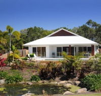 4 Cascade Luxury House on Fairway - Accommodation Broadbeach