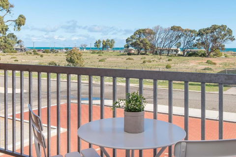 Jurien Bay Motel Apartments - Accommodation Broadbeach 1