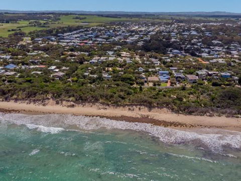DRIFTAWAY ACROSS FROM SURF BEACH - Accommodation Broadbeach 4