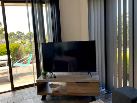 Nepean View - Accommodation Broadbeach 6
