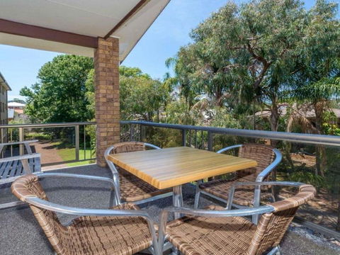 COLUMBIA VIEWS 2 / 9 COLUMBIA CLOSE AIRCON WIFI NETFLIX VIEWS & BOAT PARKING - Accommodation Broadbeach 4
