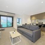 A Modern & Central Apt With Beautiful City Views - Accommodation Broadbeach 0