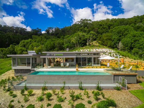 The Springs - Accommodation Broadbeach 3