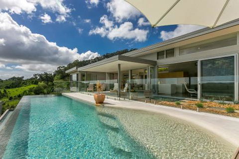The Springs - Accommodation Broadbeach 2
