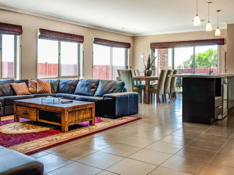 Valencia - Accommodation Broadbeach 1