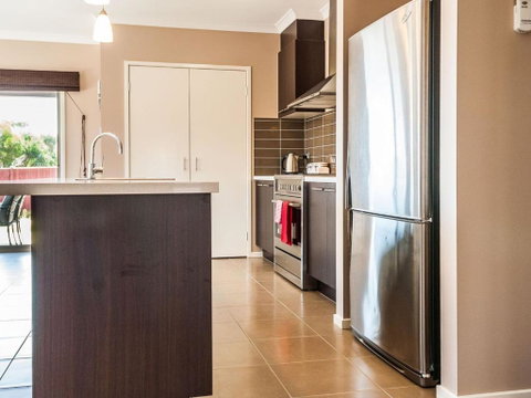 Valencia - Accommodation Broadbeach 5