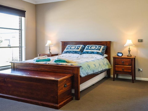 Valencia - Accommodation Broadbeach 2
