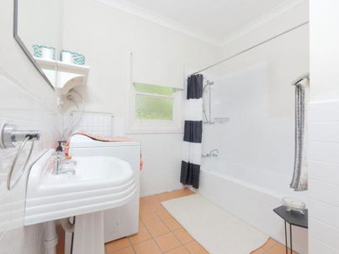 Redwood Cottage Burradoo Getaway Southern Highlands 4pm Check Out Sunday - Accommodation Broadbeach 3