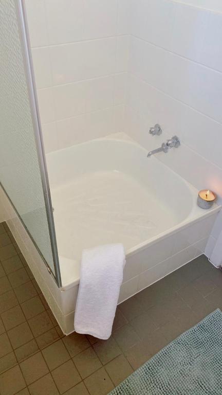 Honey At KI - Accommodation Broadbeach 2