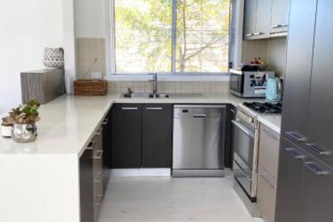 Geelong House - Accommodation Broadbeach 1