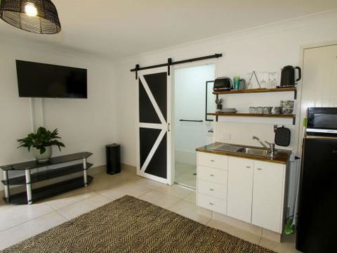 Studio 9 - Accommodation Broadbeach 5