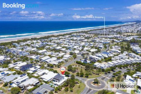HIGH TIDES On ELLISTON - Accommodation Broadbeach 0