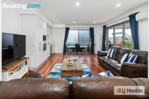 HIGH TIDES On ELLISTON - Accommodation Broadbeach 1