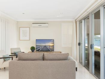 Soldiers Point Road 2 163 Seaside Splendour - Accommodation Broadbeach 0