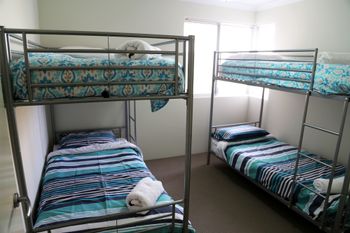 Waters Edge - Accommodation Broadbeach 2