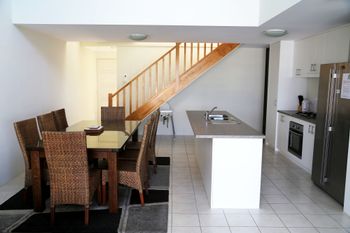 Waters Edge - Accommodation Broadbeach 3