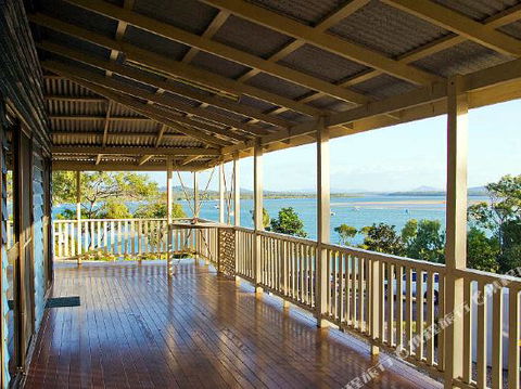 1770 Beach Accommodation Elliot Lodge - Accommodation Broadbeach 2