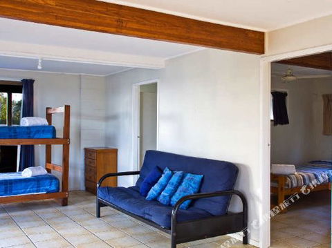 1770 Beach Accommodation Elliot Lodge - Accommodation Broadbeach 4