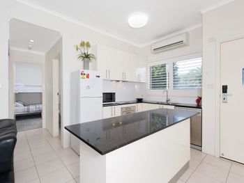 Sandy Point Road Unit 337 265 Pacific Blue - Accommodation Broadbeach 6