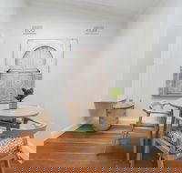HomeHotel LuxuryHome 500m Crows Nest Shops - Accommodation Broadbeach