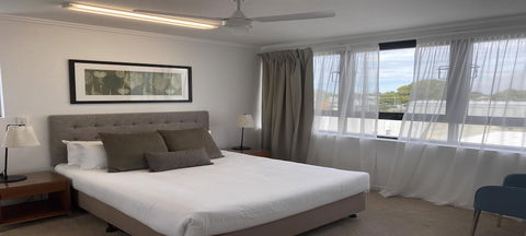 Airtrip Apartments On Carlyle St. Mackay - Accommodation Broadbeach 5
