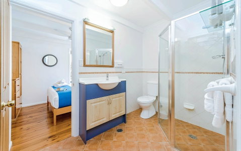 Clubyamba Beach Holiday Accommodation - Adults Only - Accommodation Broadbeach 5