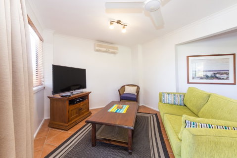 Clubyamba Beach Holiday Accommodation - Adults Only - Accommodation Broadbeach 6
