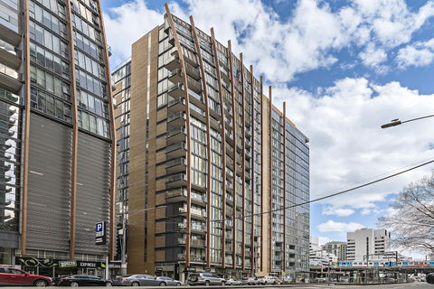 Ella, 1BDR Melbourne Apartment - Accommodation Broadbeach 0