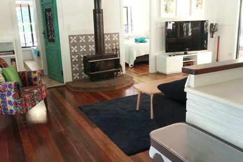 1 Bedroom Home Surrounded By Nature - Accommodation Broadbeach 4