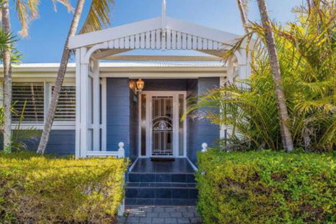 Kenlee Family & Pet Friendly - Accommodation Broadbeach 0