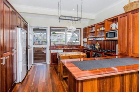 Kenlee Family & Pet Friendly - Accommodation Broadbeach 3