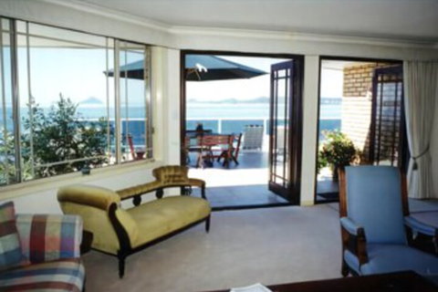 The Mitchells Waterfront Bed & Breakfast - Accommodation Broadbeach 2