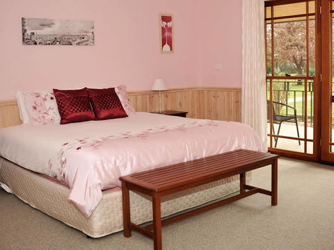 Stableford House Bed & Breakfast - Accommodation Broadbeach 0