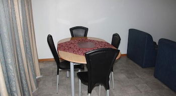 Cervantes Holiday Homes - Accommodation Broadbeach 6