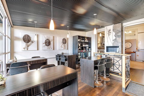 The Madsen - Accommodation Broadbeach 2