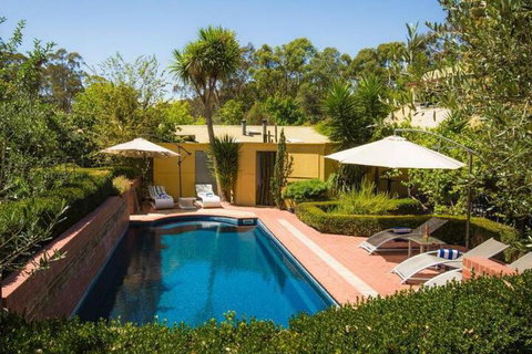 Valley Guest House - Accommodation Broadbeach 2